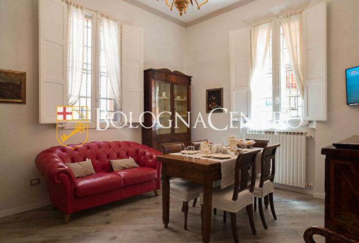 Appartamento con 5 locali in vendita in Strada Maggiore Laterale, Bologna