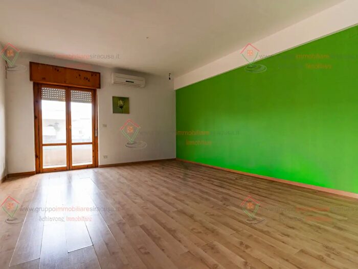 Appartamento con 5 locali in vendita in Siracusa