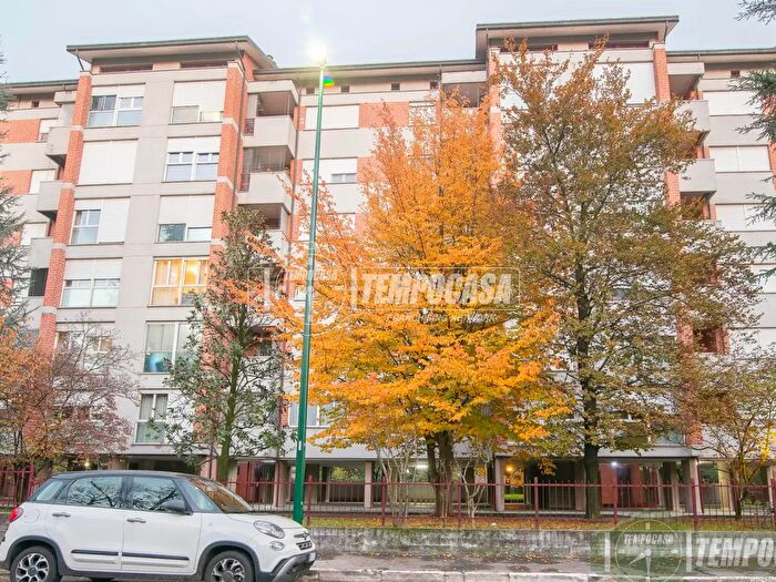 Appartamento quadrilocale in vendita in Via Rutilio E Ovidio Mantovani, Sesto San Giovanni