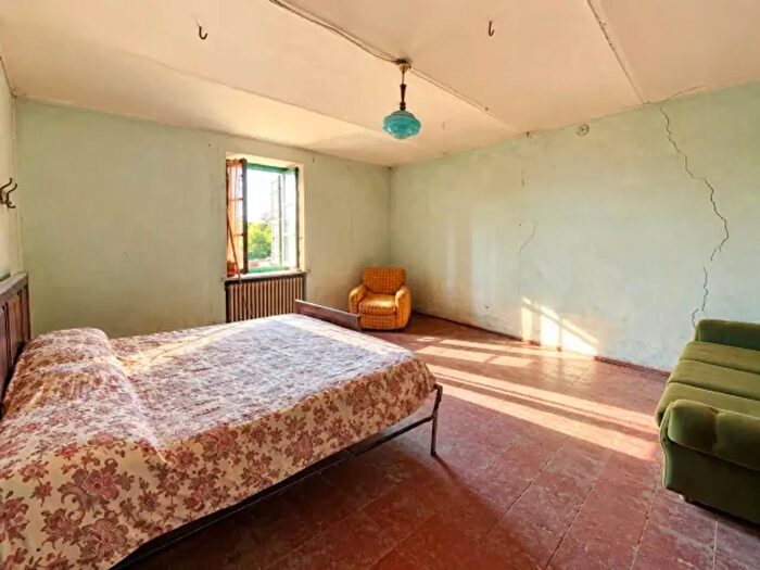 Casa con 6 locali in vendita in Via Scanagatti, Valfenera