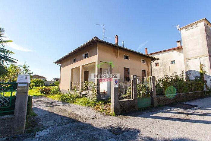 Casa con 7 locali in vendita in Via Monte Fara Maniago, Maniago