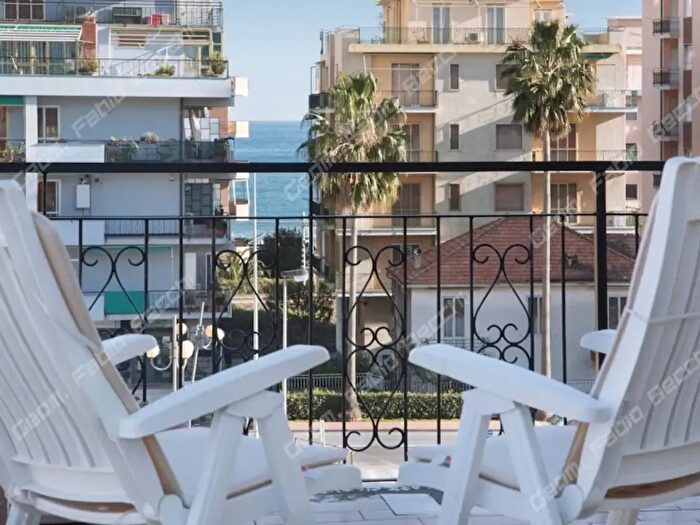 Appartamento bilocale in vendita in Via Carducci, Borghetto Santo Spirito