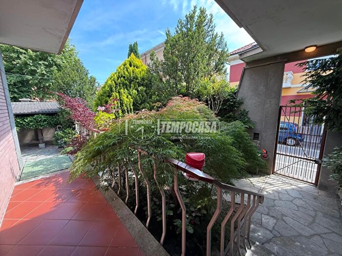 Case in Vendita e in Affitto - 3