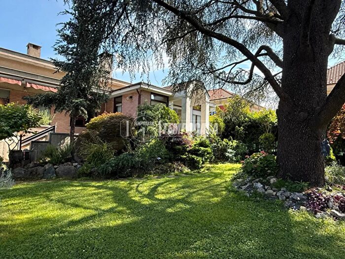 Casa con 9 locali in vendita in Via Marco Polo, Grugliasco