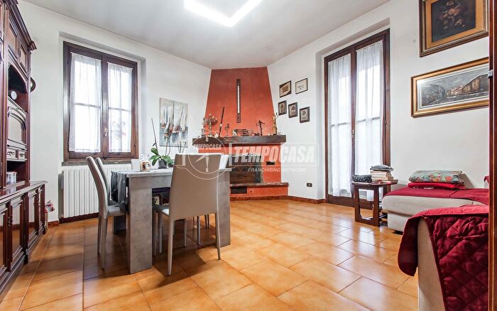 Casa con 5 locali in vendita in Via Fabio Filzi, Saronno