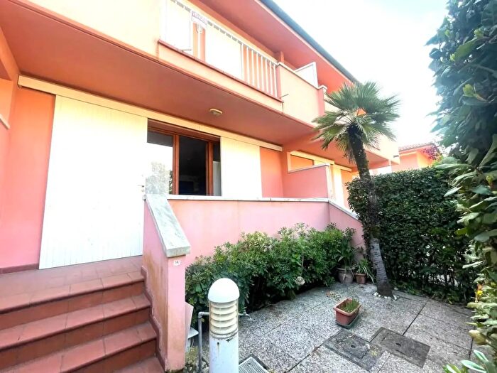 Casa trilocale in vendita in Ngomare di Le, Massa