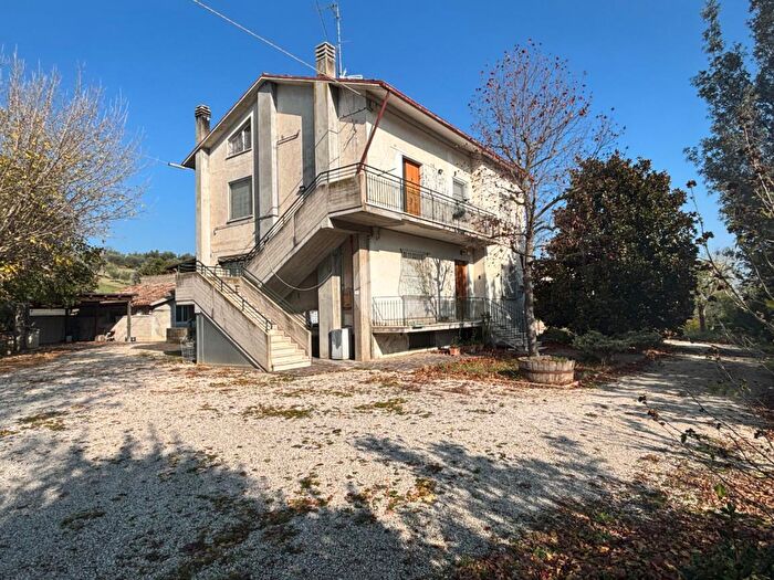 Appartamento trilocale in vendita in Località Centinarola, Fano