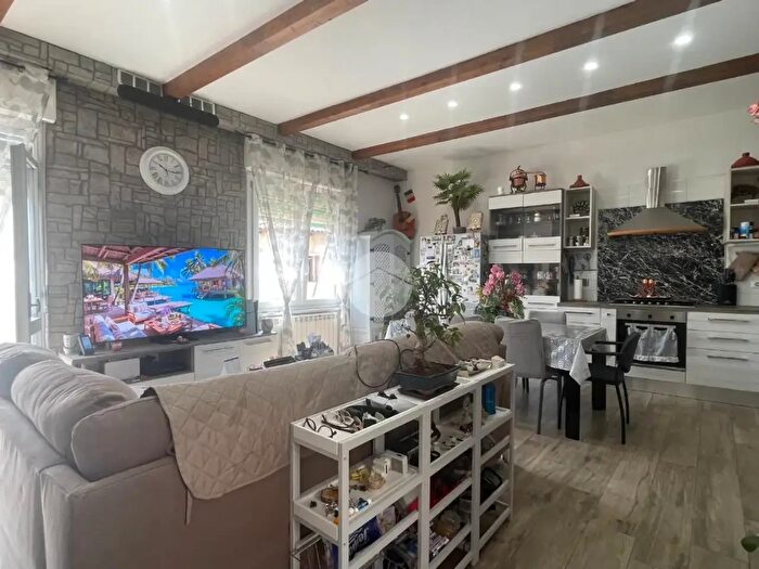 Casa con 6 locali in vendita in Via Garibaldi, Rocca D'Arazzo