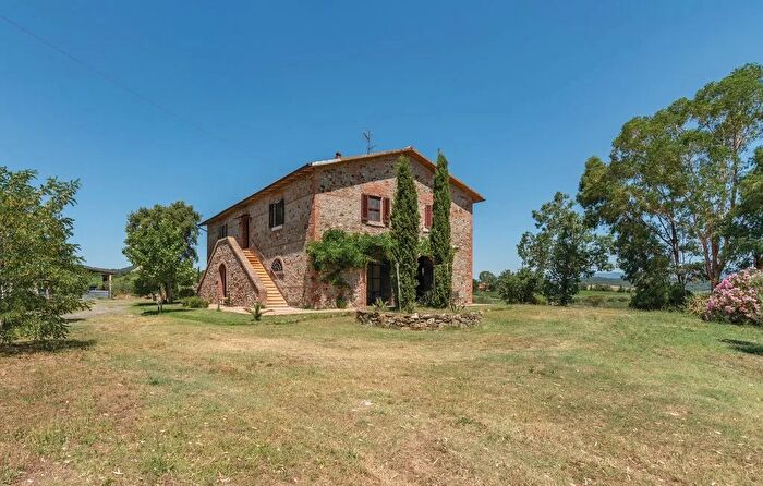 Casa con 10 locali in vendita in Via delle Selvacce, Gavorrano