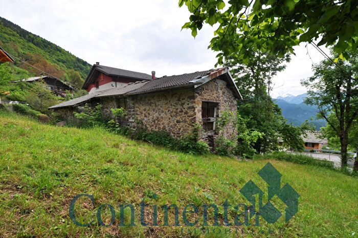 Casa trilocale in vendita in Via Maddalena, Cusio