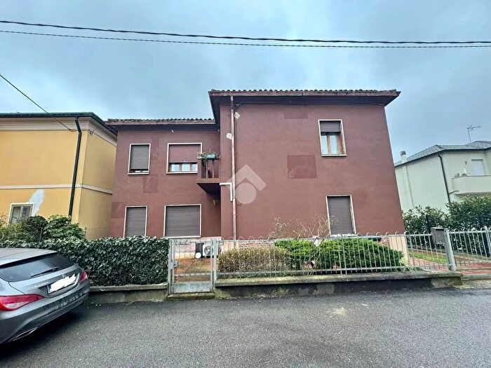 Appartamento trilocale in vendita in Via Isonzo, Rovigo