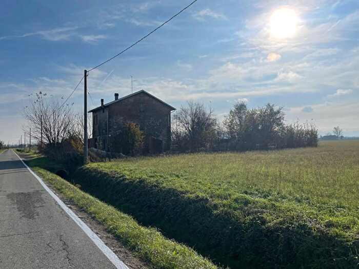 Casa con 7 locali in vendita in Strada Mazzacavallo, Sissa Trecasali