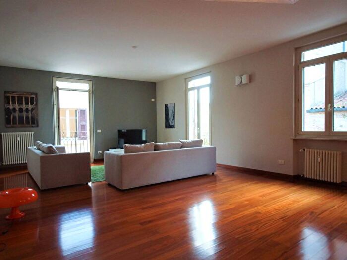 Appartamento con 5 locali in affitto in Piazza San Nicolò, Centro Storico, Verona