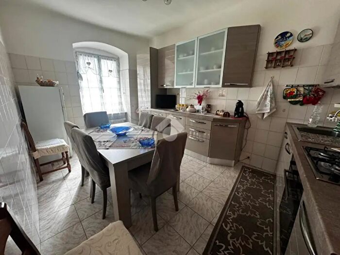 Appartamento con 7 locali in vendita in Via Giuditta Tavani, Genova