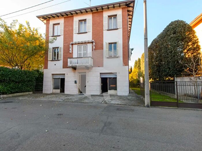 Casa con 13 locali in vendita in Via Daria Malaguzzi, Reggio nell'Emilia