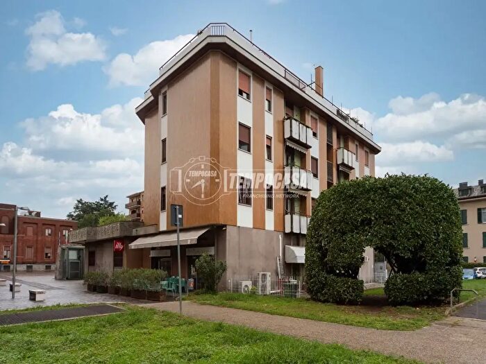 Appartamento trilocale in vendita in Via Giacomo Leopardi, Villasanta