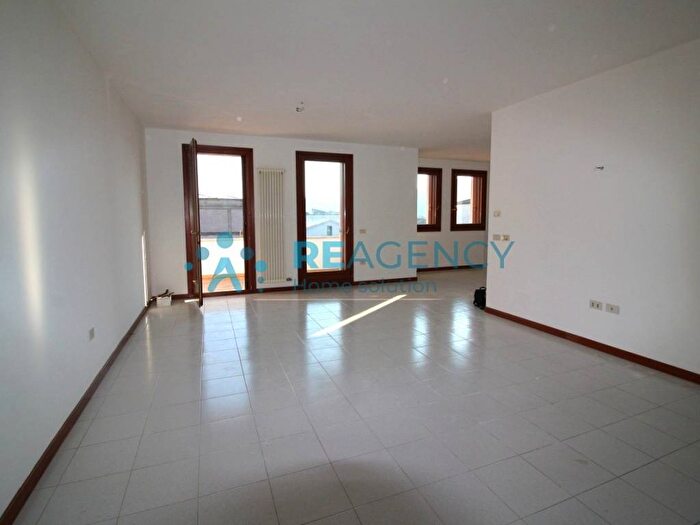 Appartamento trilocale in affitto in Via Dante, Centro, Chiuppano