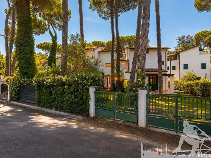Casa con 5 locali in vendita in Forte Dei Marmi