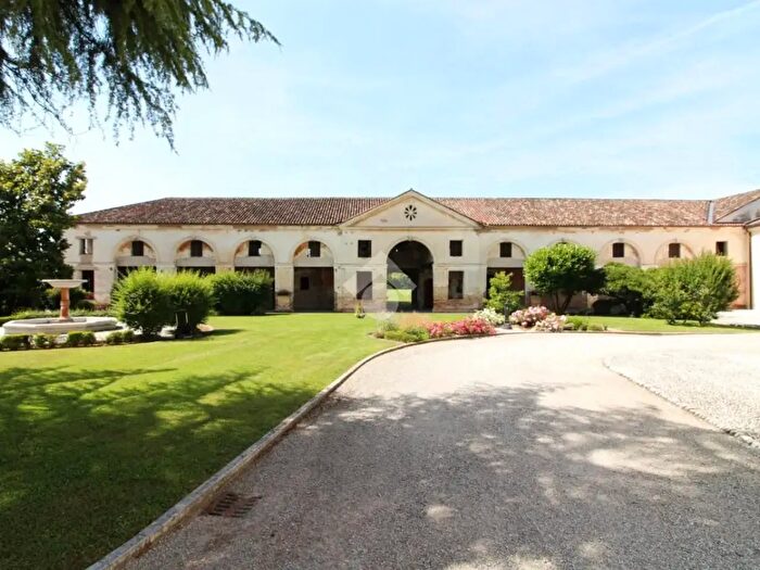 Casa monolocale in vendita in Via Paris Bordone, Roncade