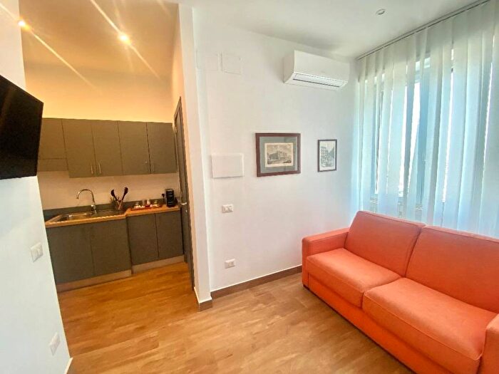 Appartamento bilocale in affitto in Piazza Giovanni Bovio, Borgo Orefici, Napoli