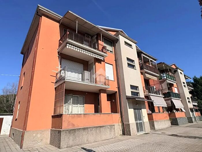 Appartamento trilocale in vendita in Via Monte Nero, Gallarate