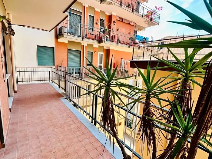 Appartamento con 5 locali in vendita in Via Antonio Spinosa, Salerno