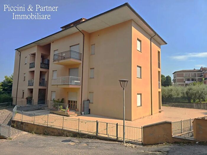 Appartamento quadrilocale in vendita in Piazza XXV Aprile, Citta' Della Pieve