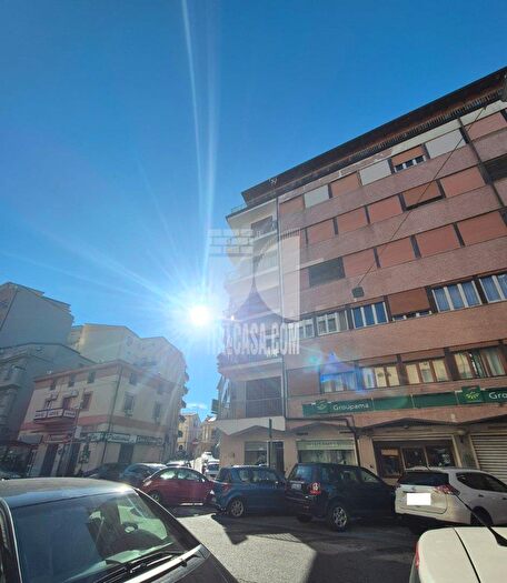 Appartamento quadrilocale in vendita in Via Mario Nicoletta, Crotone