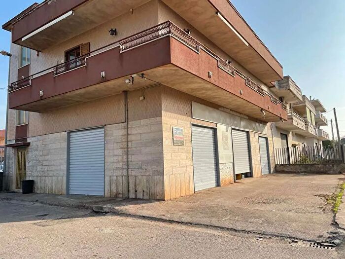 Casa con 15 locali in vendita in Via Stazione, Mondragone
