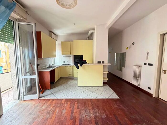 Appartamento trilocale in vendita in Via Rogerio, Piacenza