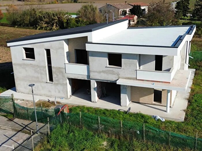 Casa quadrilocale in vendita in Via Rossini, Brugine