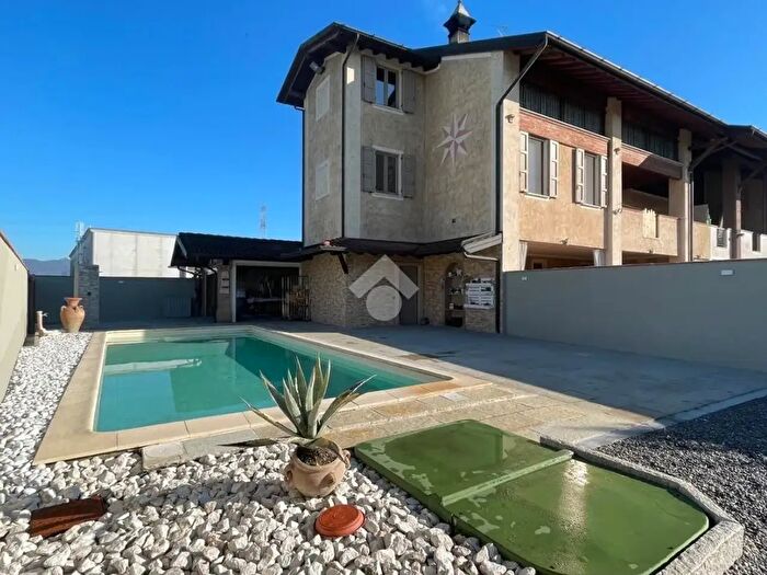 Casa quadrilocale in vendita in Via Pianera, Travagliato