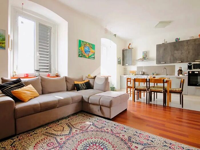 Appartamento trilocale in vendita in Trieste