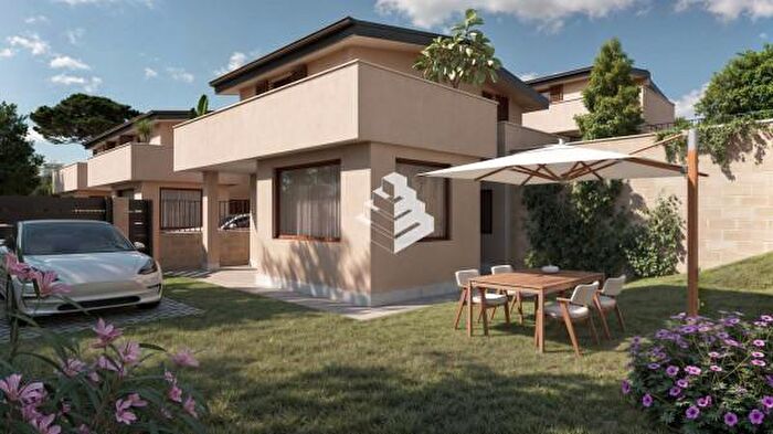 Casa con 5 locali in vendita in Via delle Ortensie, Pomezia