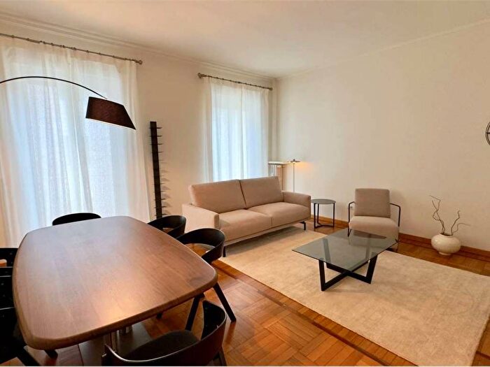 Appartamento trilocale in affitto in Via San Senatore, Missori, Milano