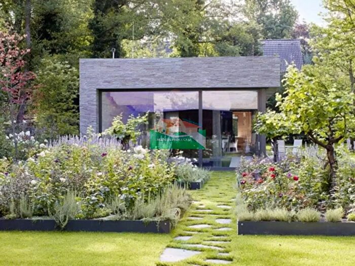 Casa quadrilocale in vendita in Via Ortona, Ravenna