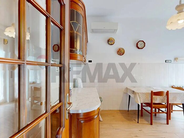 Appartamento con 5 locali in vendita in Salita Serra Riccò, Genova