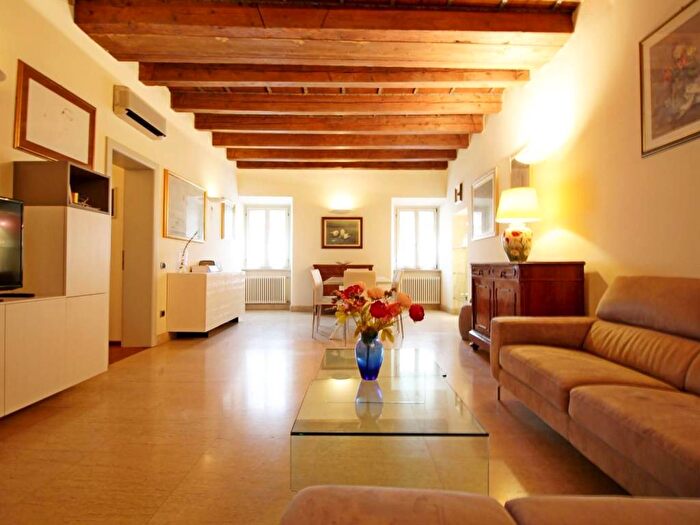 Appartamento trilocale in affitto in Via San Pietro Incarnario, Centro Storico, Verona