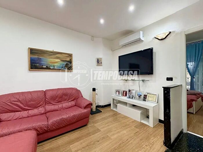 Appartamento quadrilocale in vendita in Via Andrea del Sarto, Genova