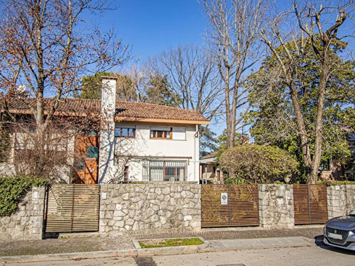 Casa con 5 locali in vendita in Via Codroipo, Udine