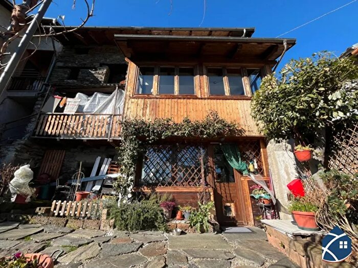 Casa quadrilocale in vendita in Inverso Pinasca Borgata Serre, Inverso Pinasca