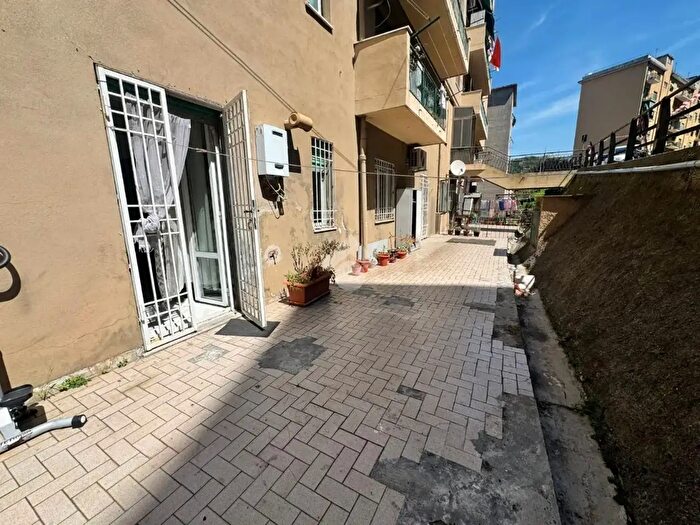 Appartamento con 5 locali in vendita in Via S Bartolomeo del Fossato, Genova
