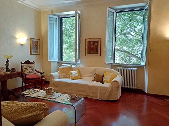 Appartamento trilocale in vendita in Via dei Cerchi, Roma