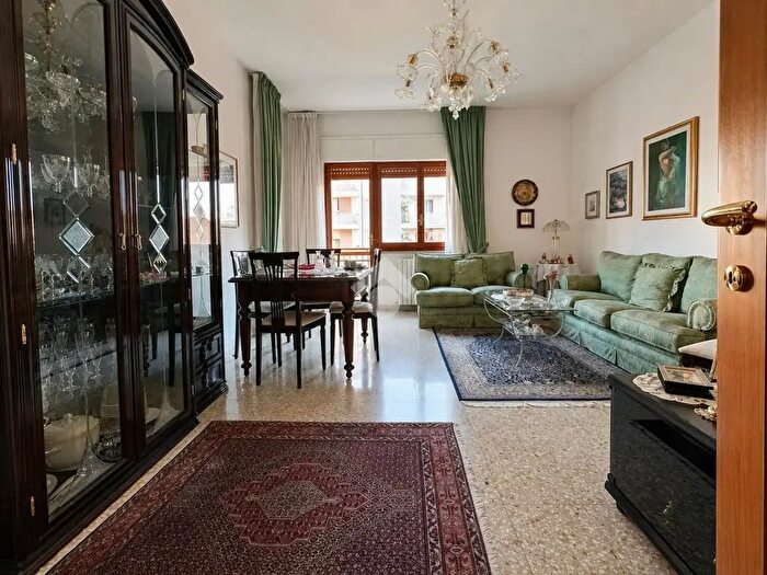 Appartamento quadrilocale in vendita in Via Sant'Irmerio, Cosenza