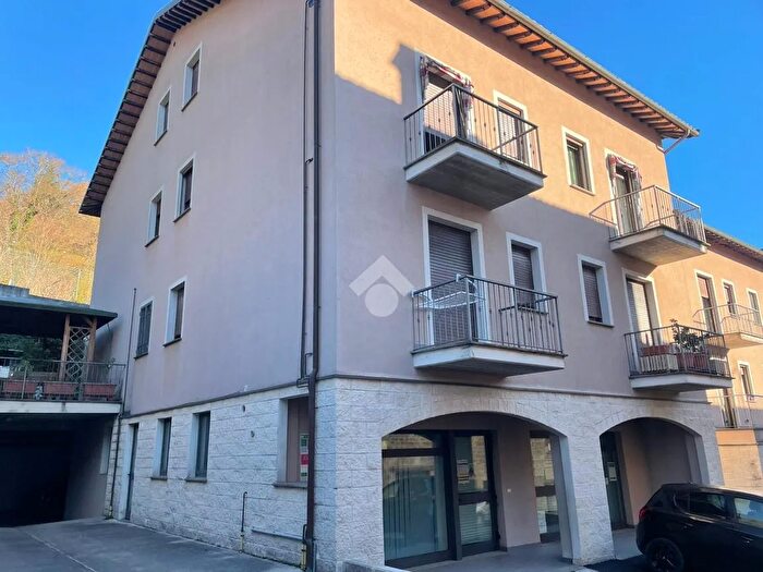 Appartamento quadrilocale in vendita in Via Masaccio, Scheggia E Pascelupo