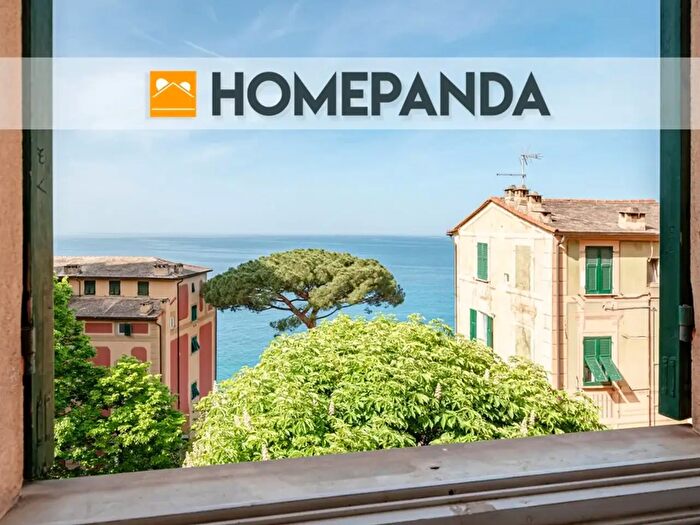 Appartamento con 5 locali in vendita in Piazza Simone Schiaffino, Camogli