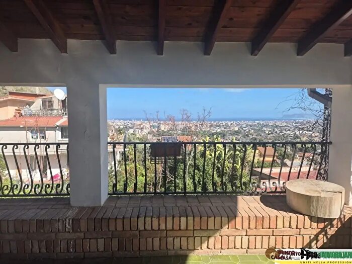 Casa con 7 locali in vendita in Strada Ferrata, Monreale