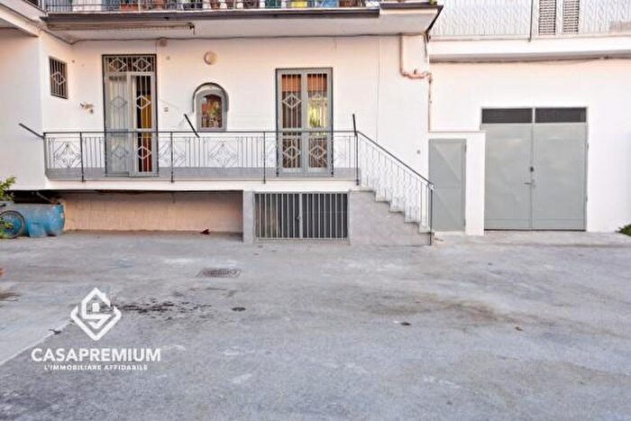 Appartamento trilocale in vendita in Via San Cuono SNC, Acerra