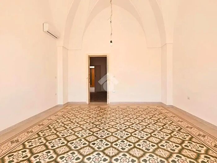Appartamento quadrilocale in vendita in Via Cazzella Pompilio, Leverano