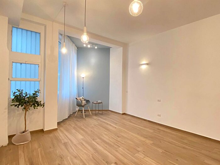 Appartamento monolocale in vendita in Via Varanini, Milano